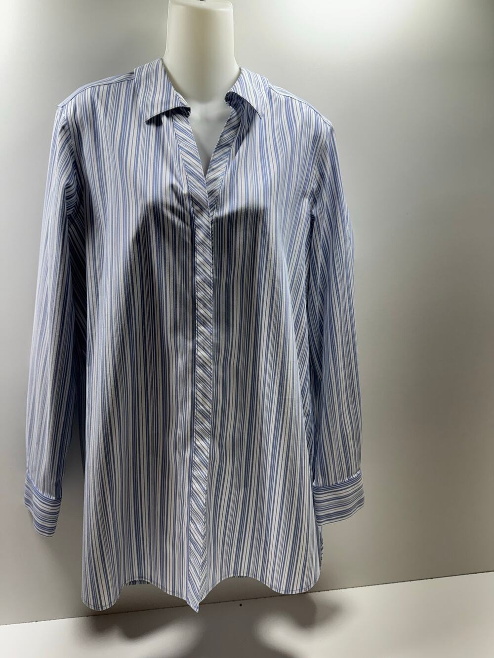 Foxcroft Women’s Blouse Shirt Blue Striped Button Down Office Career Sz 16
